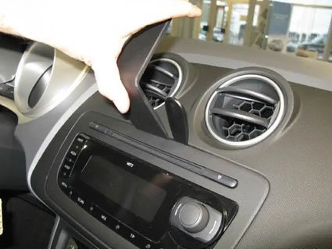 Brodit ProClip 854271 Seat Ibiza 2009-2017 Center Mount