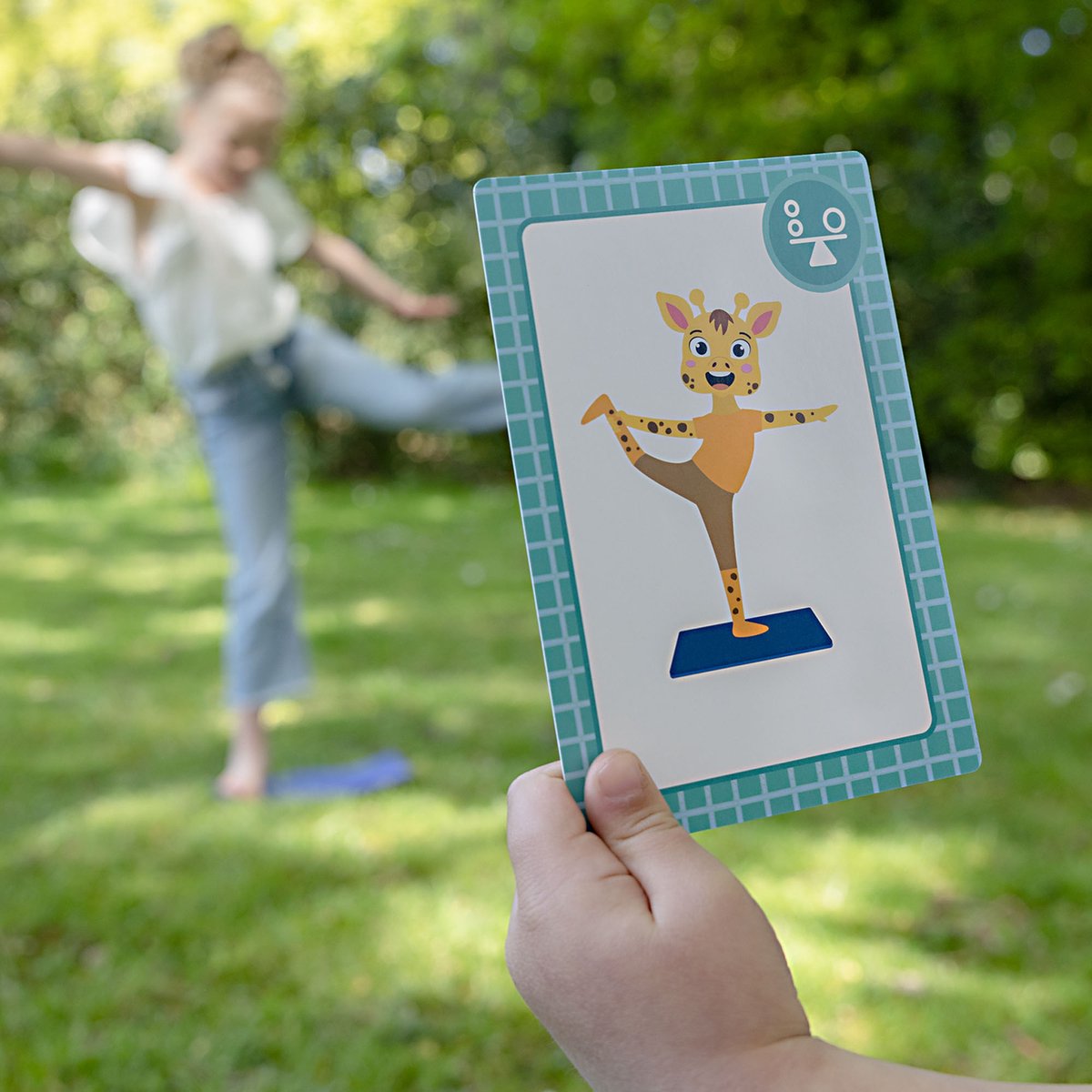 SES - Animal yoga - Yoga voor kinderen - inclusief yoga matjes, spinner bord en  27 kinderyoga kaarten