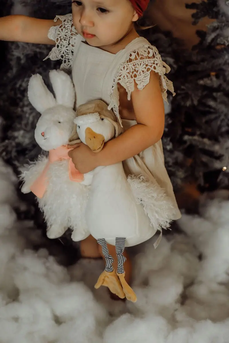 Bunnies By The Bay Knuffel Aurora Angora Konijn 22cm - Wit met Lichtroze Sjaal