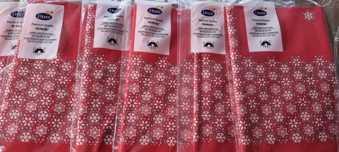 Duni Kerst Tafelkleed Wegwerp Rood 84x84cm