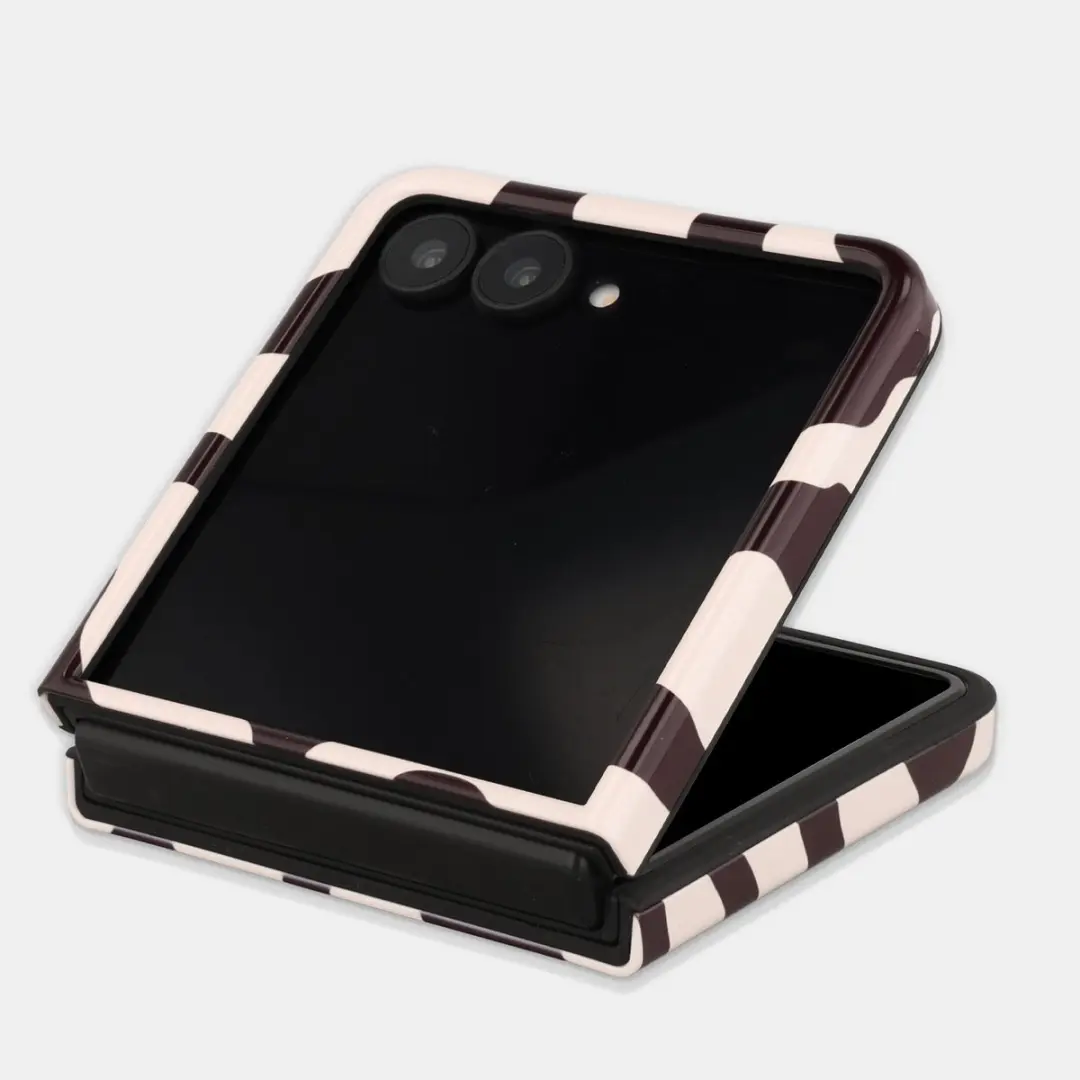 Selencia Hoesje Samsung Galaxy Z Flip8 - Art Wave Black - MagSafe