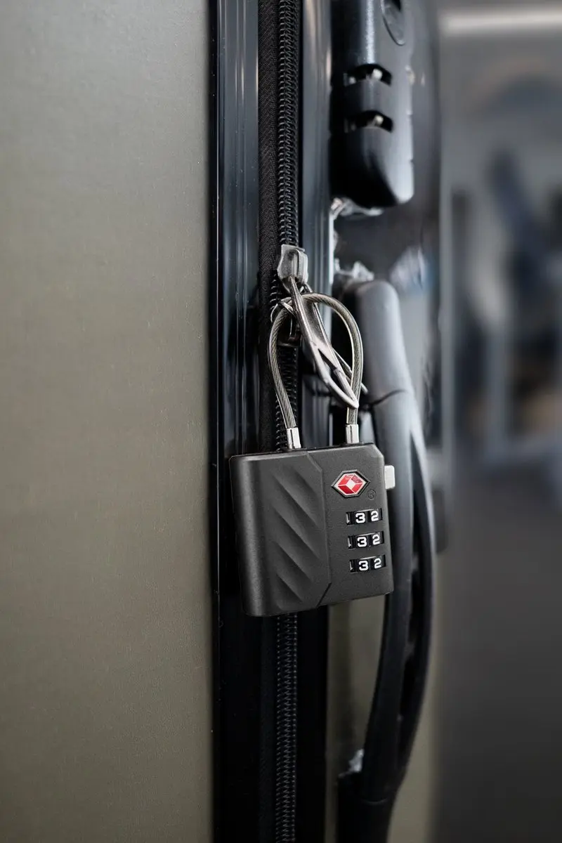 Xtorm TSA Lock Tag Tracker - Sleutelvinder - Zwart - afbeelding 2 van 2