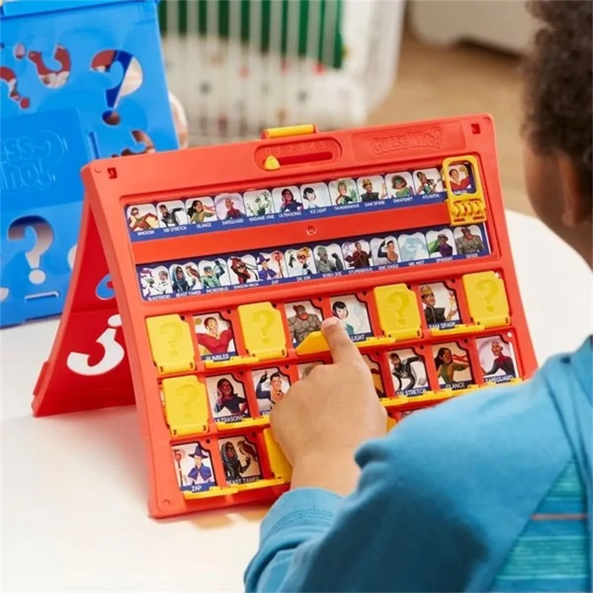 Hasbro Wie ben ik? F6105100 - 2-4 Spelers