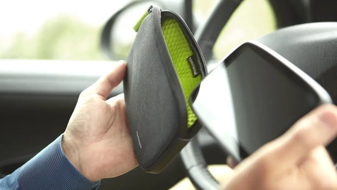 TomTom Universele Beschermhoes 9UUA.001.59 - Zwart