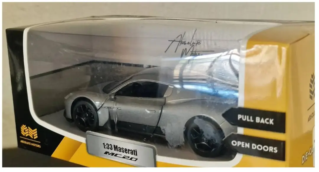 Porsche Maserati MC20 RS Pull-Back Voertuig 12cm - Metaal - Zwart