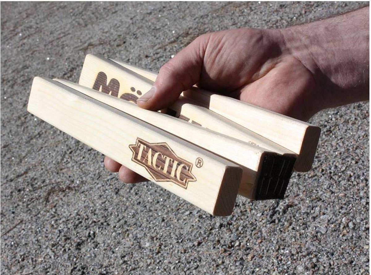 Tactic Mölkky Tournament Set – Vang- en Werpspel - Origineel Fins Houten Werpspel In Luxe Houten Draagkist – Duurzaam Berkenhout – Met Gratis Score-App - Inclusief Mölkkaari Werpboog