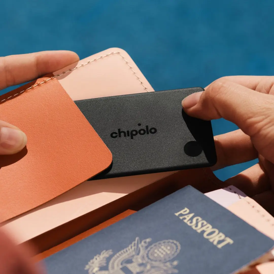 Chipolo POP + CARD Bluetooth Tracker Bundle - 3 Stuks - Rood/Blauw