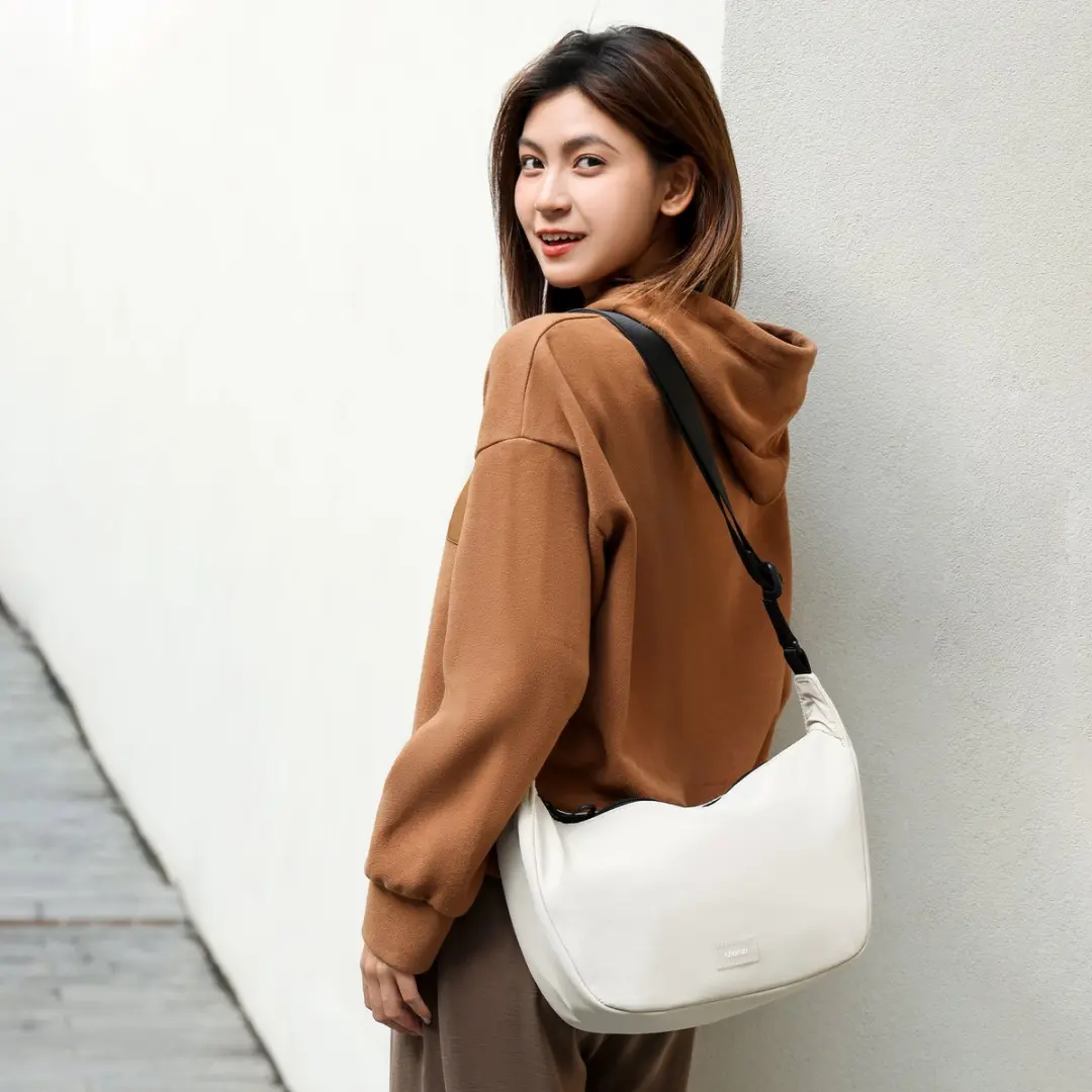 Ulanzi HMN1 Crossbody Bag 6L - Zwart