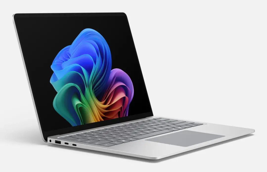 Microsoft Surface Laptop 8 Copilot+ PC - 13.8" Touchscreen 16GB 256GB SSD - Platina