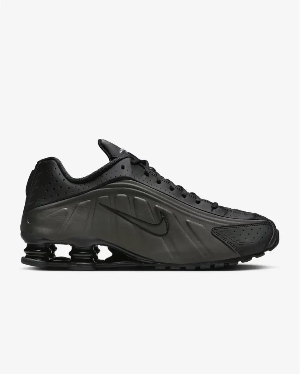 Nike Shox R4 FG
