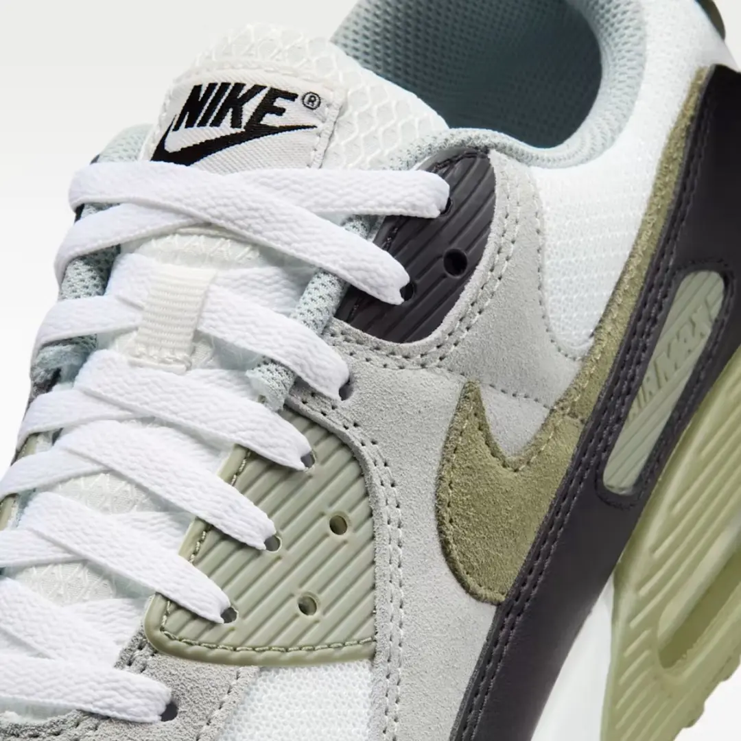 Nike Air Max 90 Silver Sage - Maat 40.5