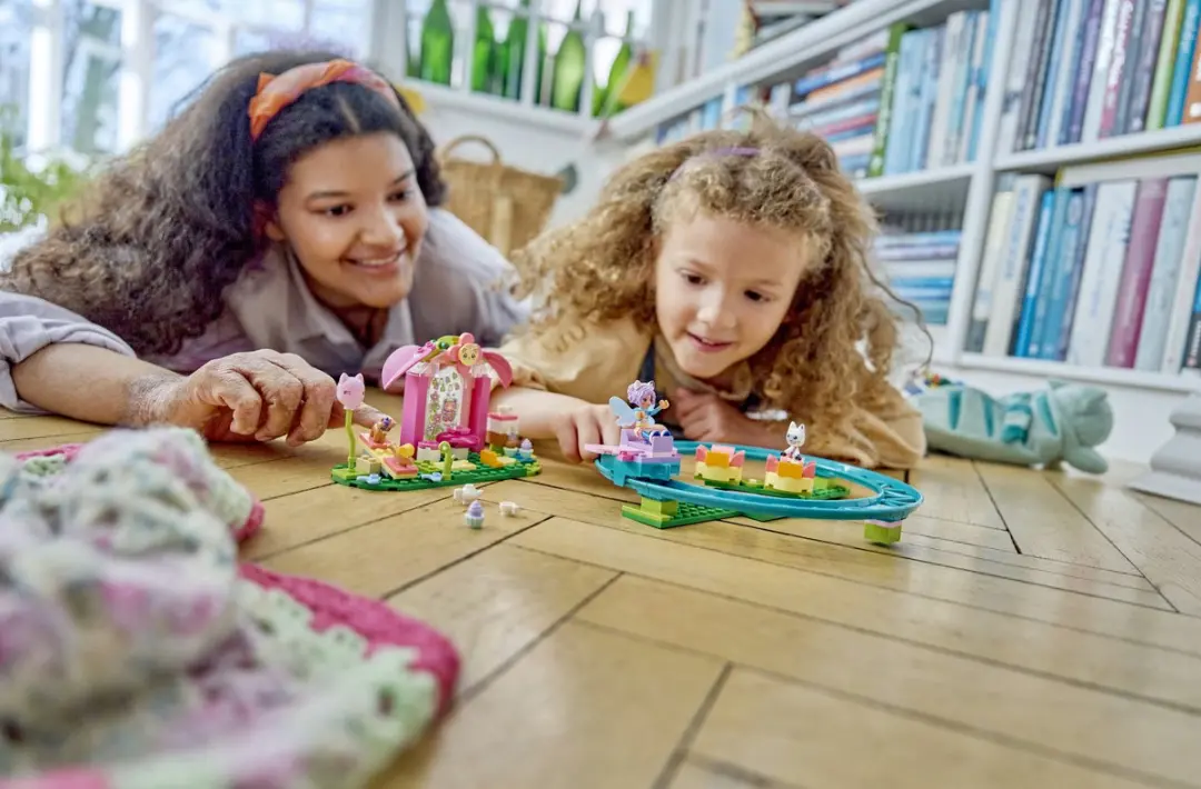 LEGO Gabby's Dollhouse Feeënachtbaan & Theekransje 11214 - 137 Stukken