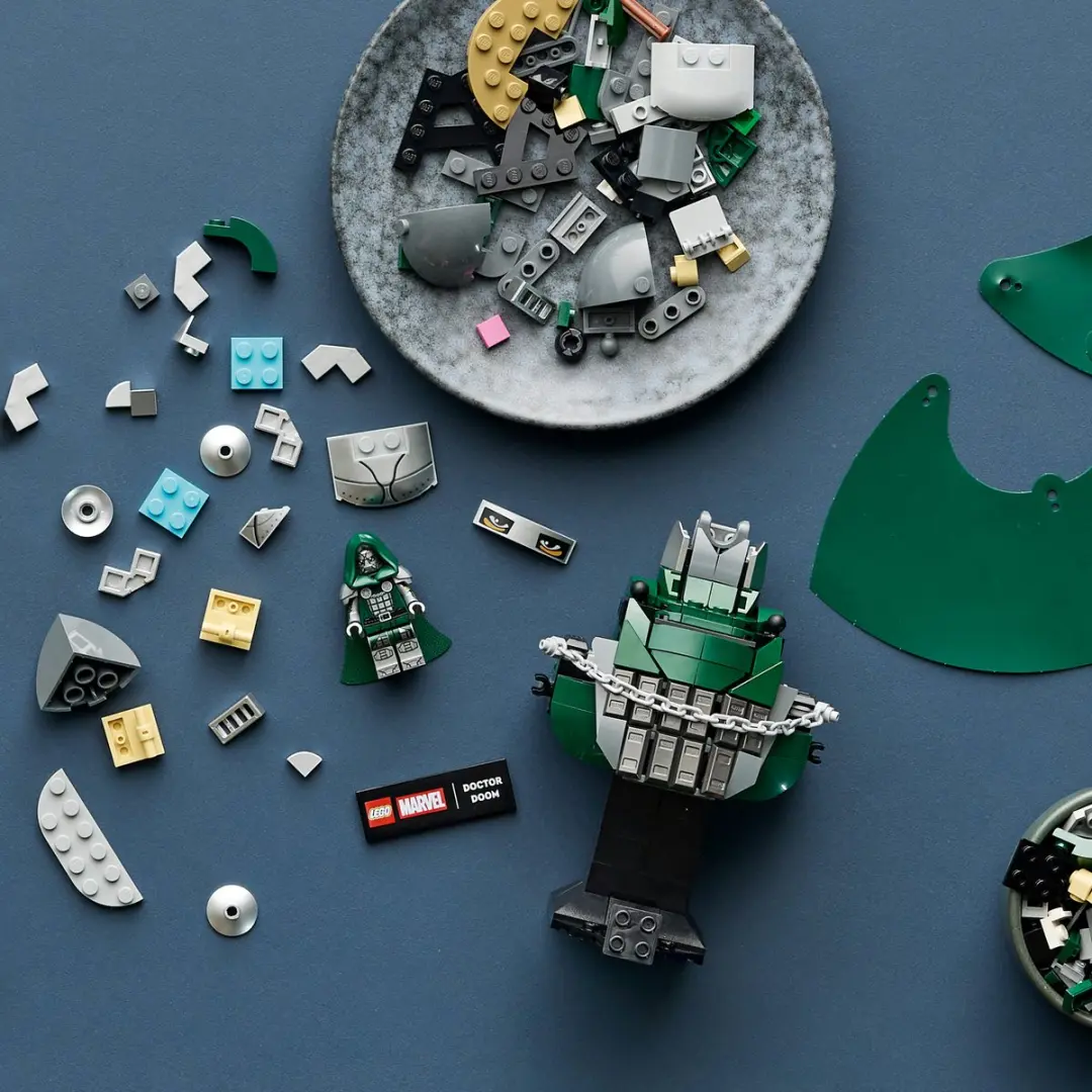 LEGO Marvel Doctor Doom Buste 76345 - 379 Stukken - Meerkleurig