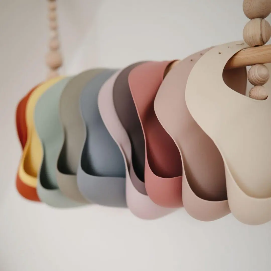 Mushie Siliconen Baby Slabbetje C0608 - Warm Taupe