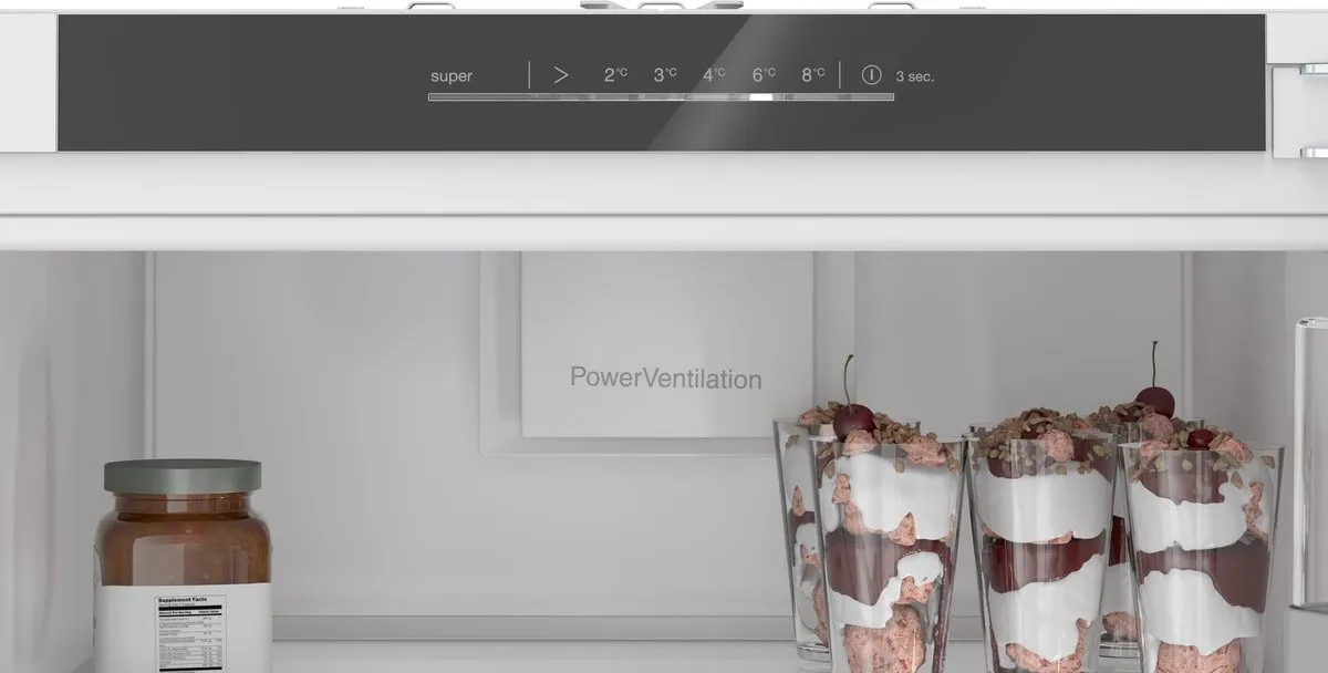Bosch Serie 6 KIR81ADCO Inbouwkoelkast 310L - Vlakscharnier SoftClose