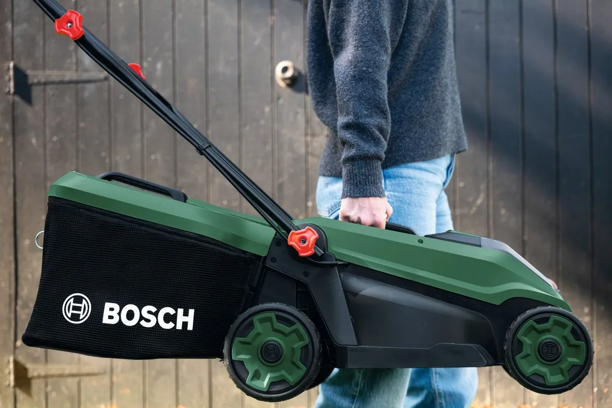Bosch Rotak 18V-34 Accu Grasmaaier - 35L - 5 standen - Mulchplug