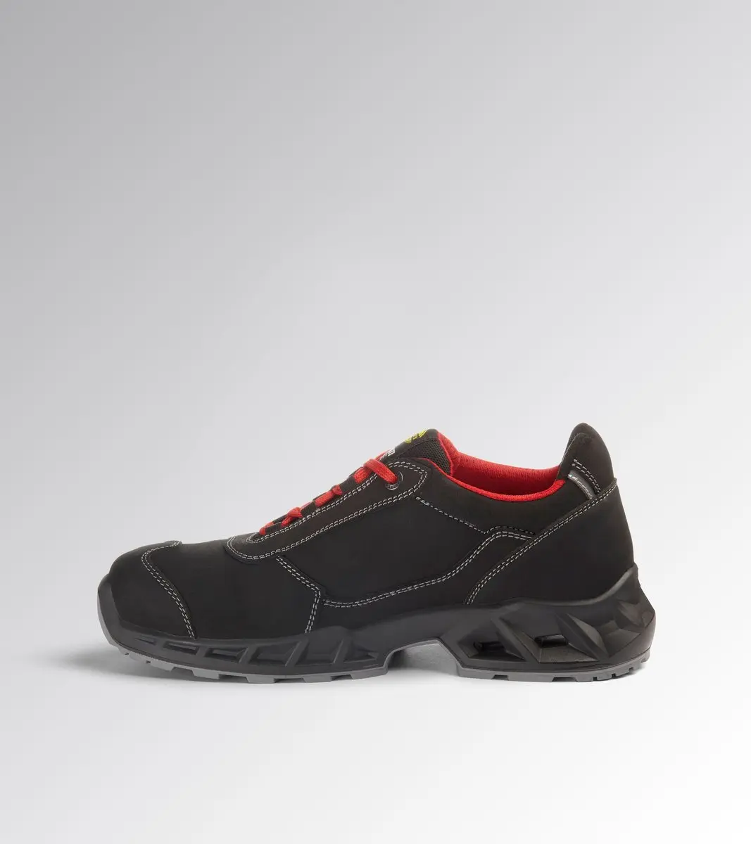 Diadora SHARK ENGINE LOW S3S FO SR BLACK/RED 46