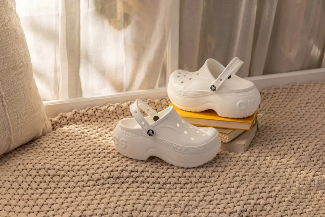 Crocs Bella Serie Dames Klompen Platform Winter Wit - Maat 37/38