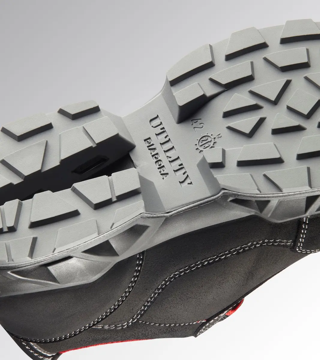 Diadora SHARK ENGINE LOW S3S FO SR BLACK/RED 41