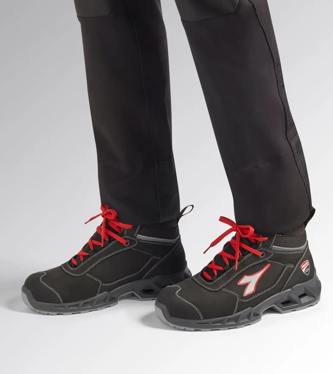 Diadora SHARK ENGINE MID S3S FO SR BLACK/RED 45
