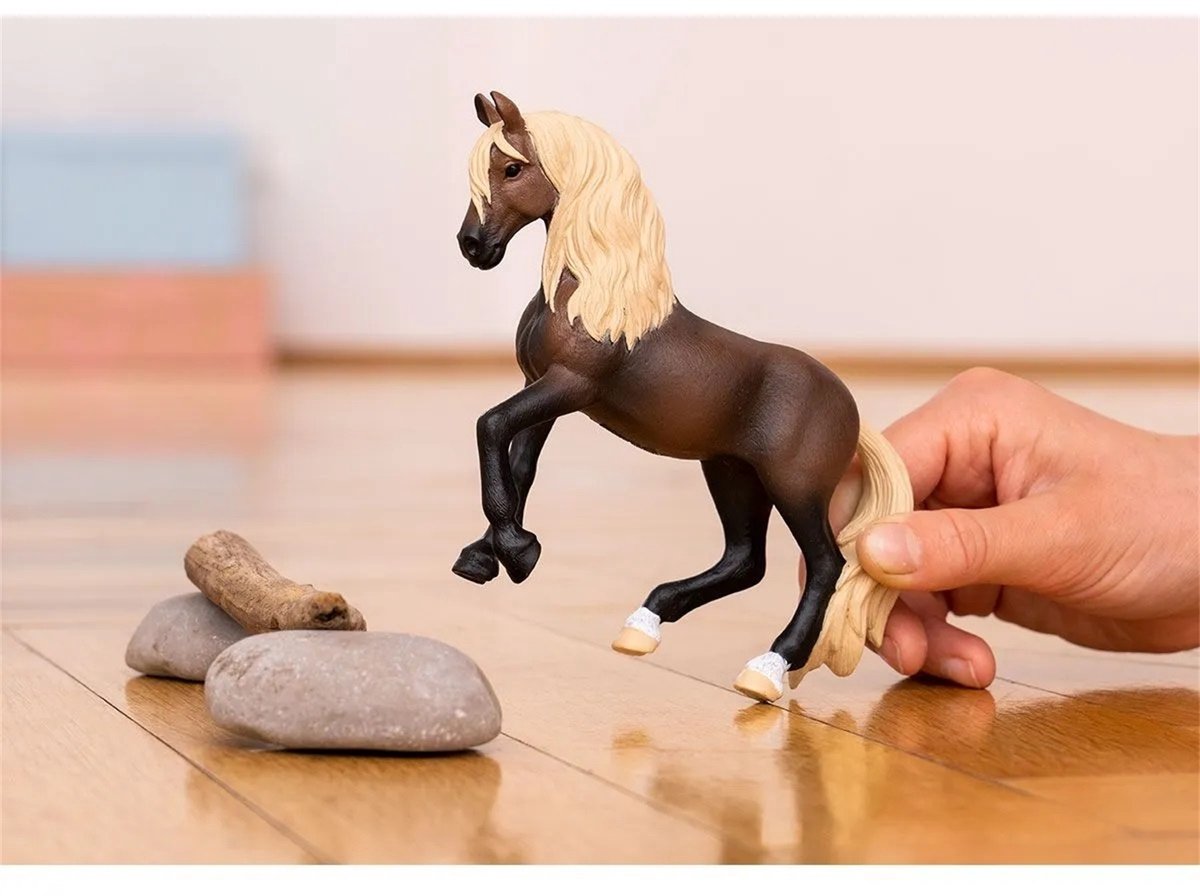 Schleich Horse Club Paso Peruano hengst speelfiguur paard.