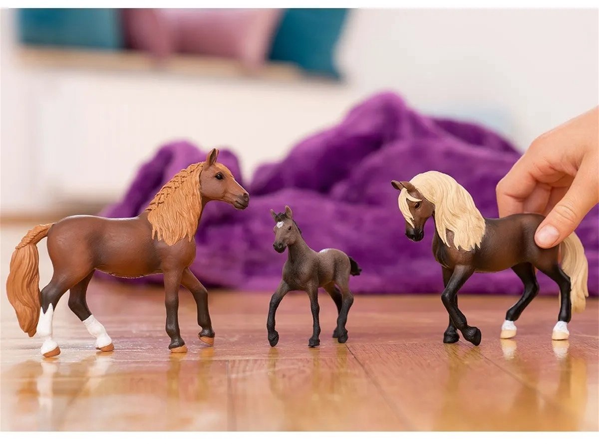 Schleich Horse Club Paso Peruano hengst speelfiguur paard.