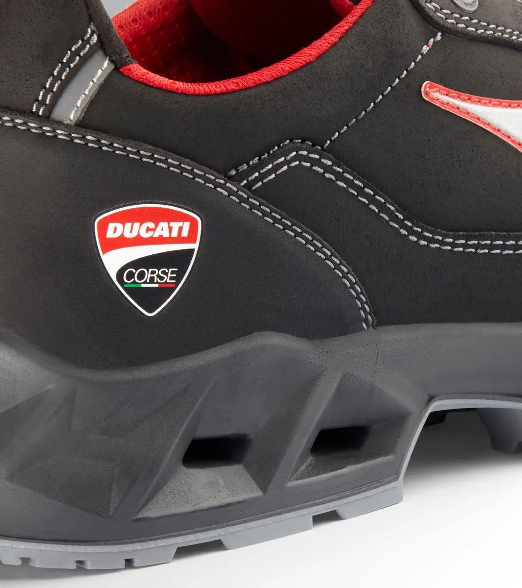 Diadora Shark Engine Low S3S FO SR - Zwart/Rood 39