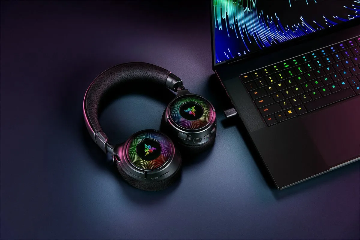 Razer Kraken V4 RZ04-05170100-R3M1 Draadloze Gaming Headset - Zwart