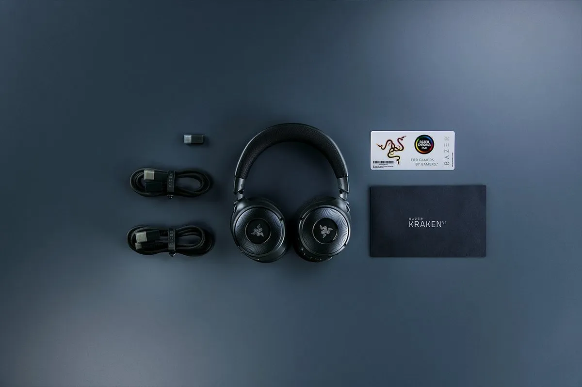 Razer Kraken V4 RZ04-05170100-R3M1 Draadloze Gaming Headset - Zwart