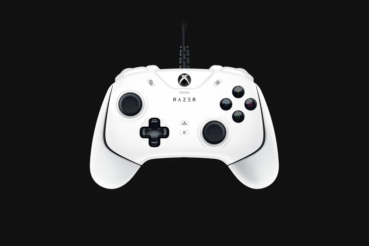 Razer Wolverine V2 Gaming Controller - White (Xbox Series X/Xbox One/PC)