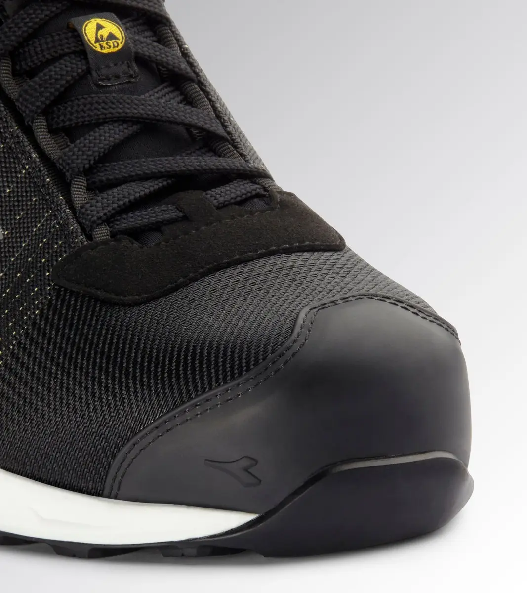 Diadora FLY LT MTX LOW S3L FO SR SC black/white 38