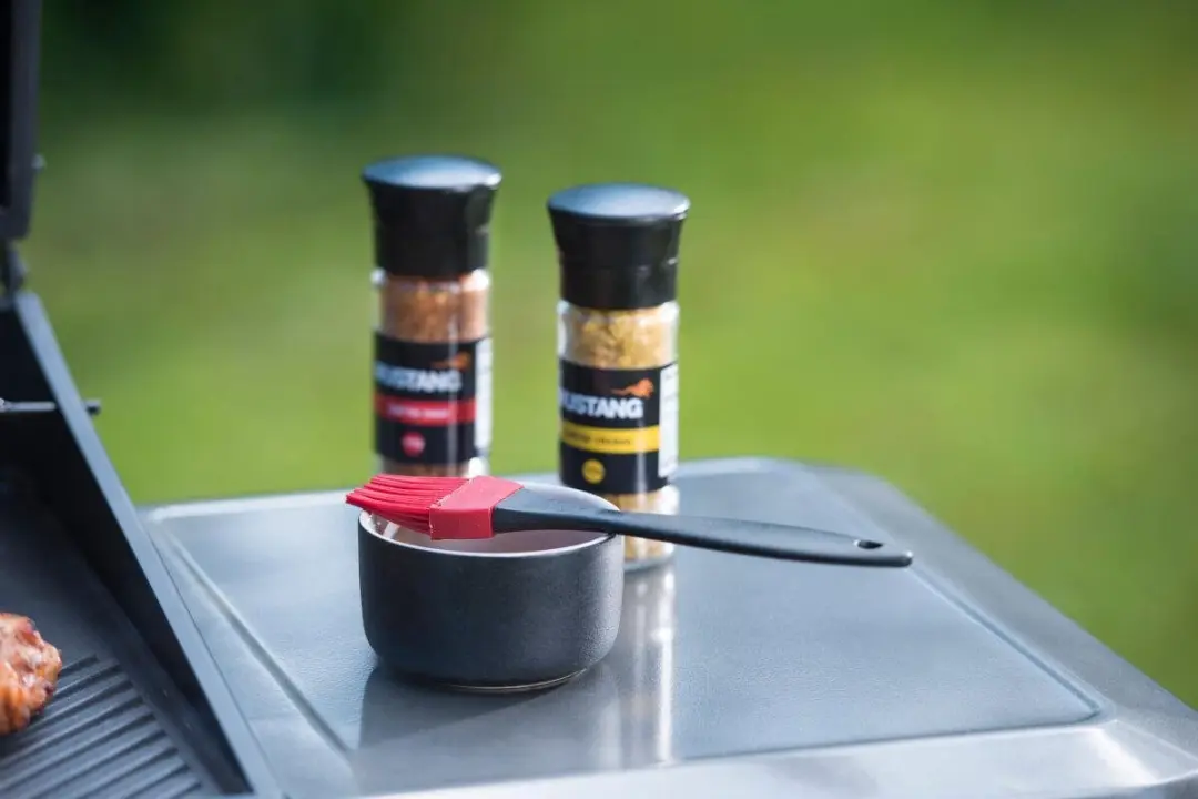 Mustang Marinadekwast Set - 2 Stuks Zwart/Rood - afbeelding 3 van 4
