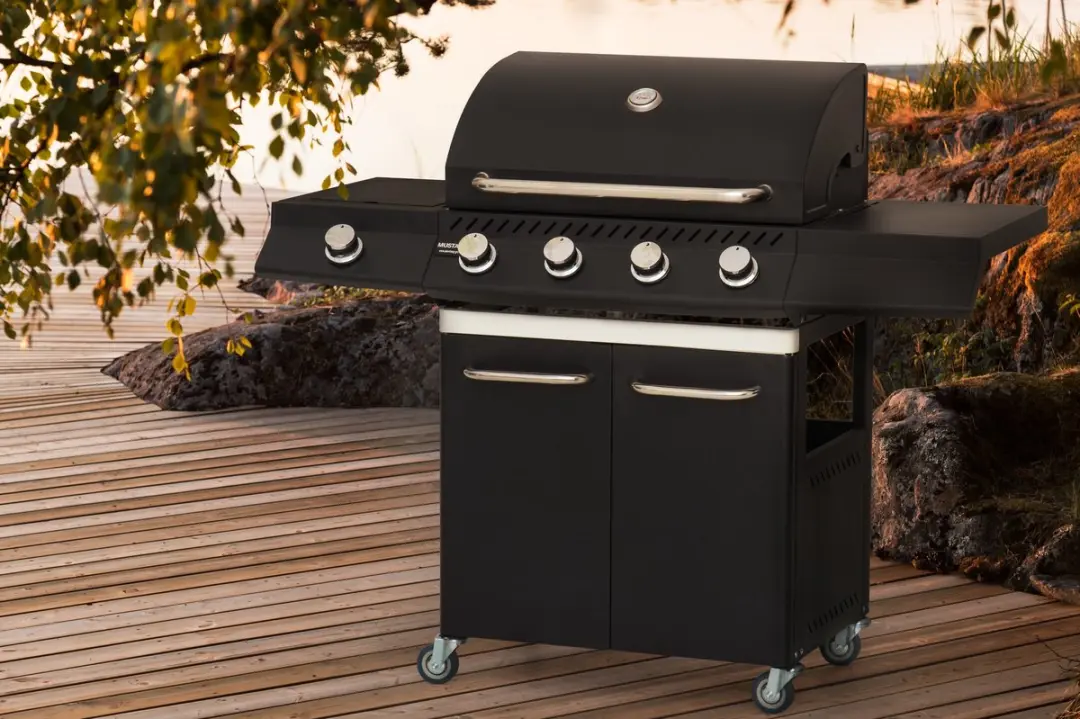 Mustang Nashville Gasbarbecue 4+1 Branders 16kW - Zwart