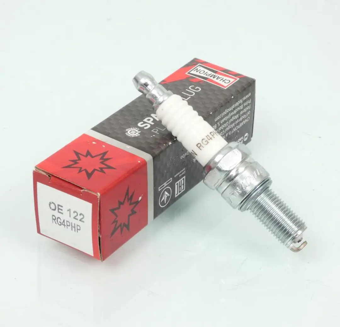 Champion Bougie OE122-RG4PHP voor Malaguti Ciak Master Scooter