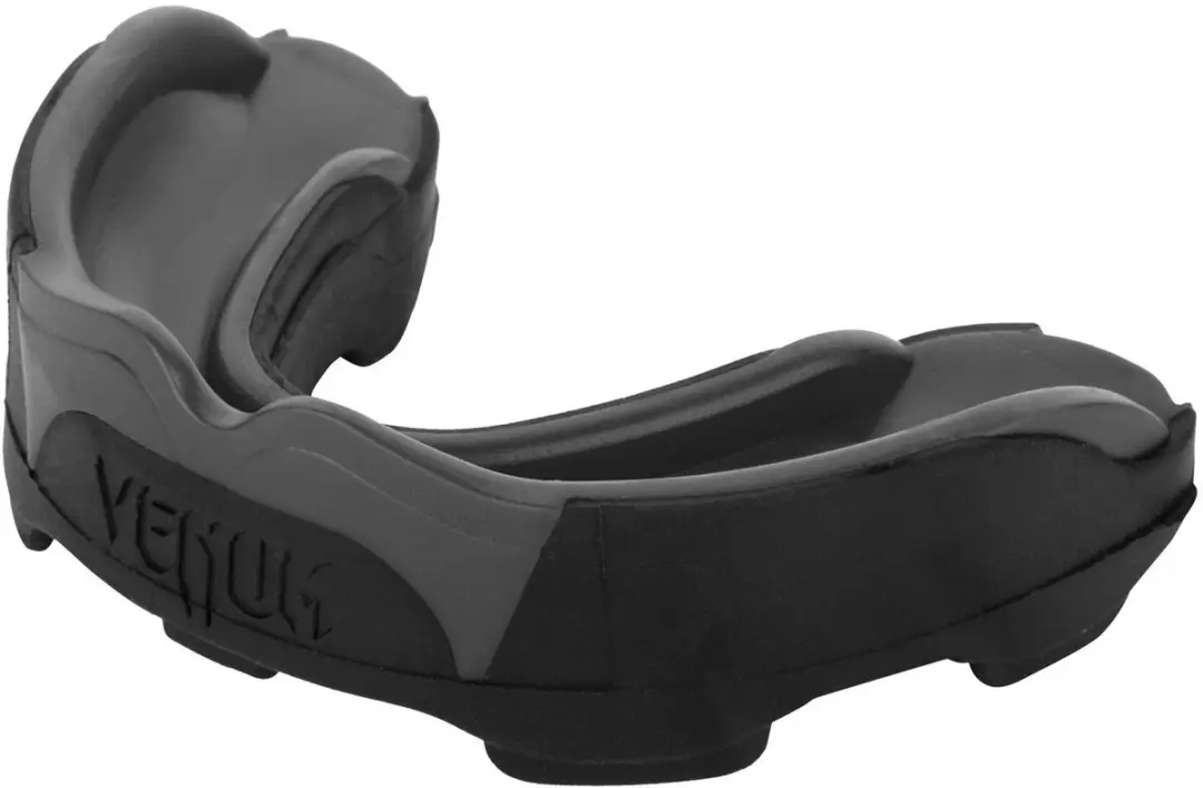 Venum Predator Serie Mondbeschermer - Zwart
