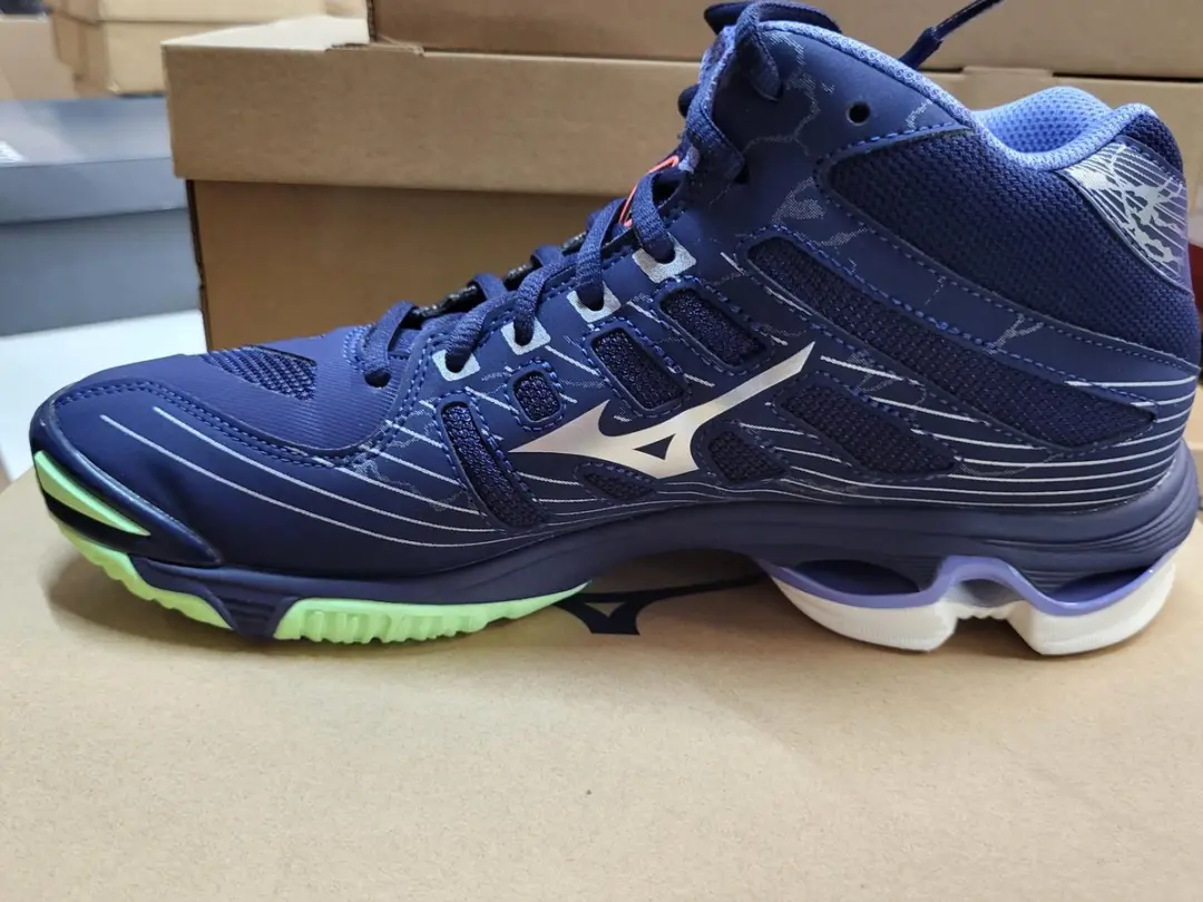 Mizuno Wave Voltage Mid Indoorschoen 37 - Blauw