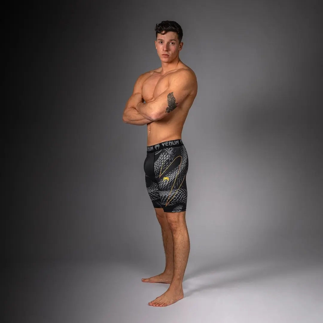 Venum Matupa Vale Tudo Shorts S - Zwart/Grijs/Goud