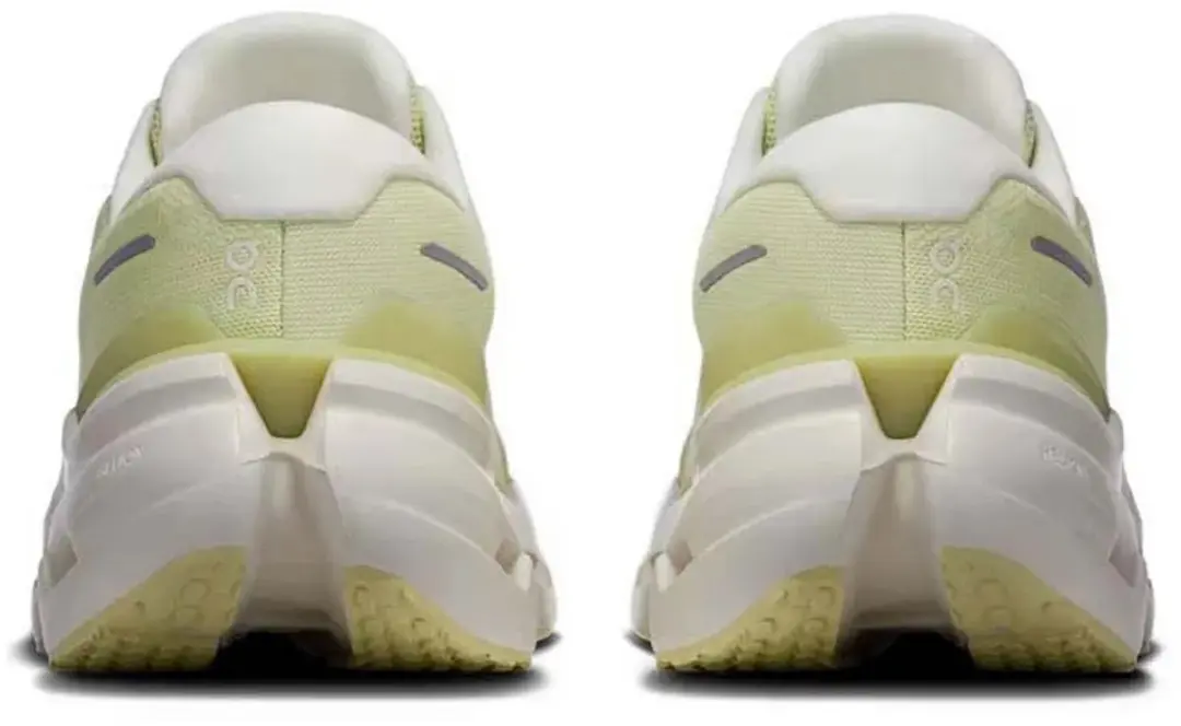 ON Running Cloudrunner 3 Hardloopschoenen - EU 43 - Beige