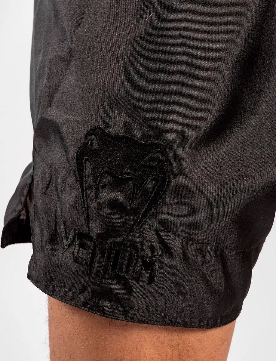 Venum Logos Muay Thai Shorts - S - Zwart