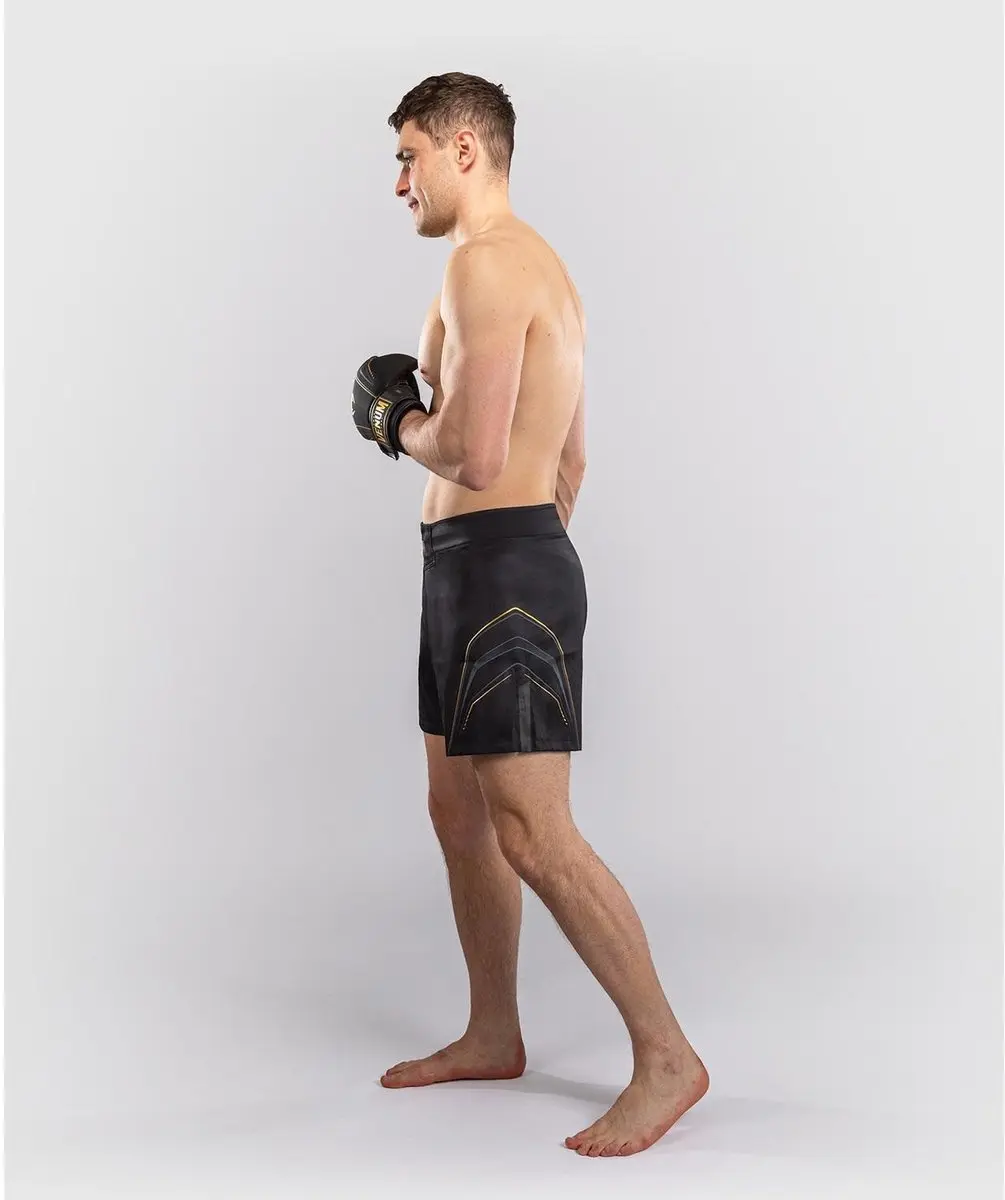 Venum Streamline Fightshorts XXL - MMA/Kickboks Short - Zwart/Goud