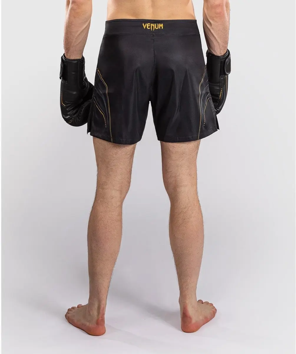 Venum Streamline Fightshorts XXL - MMA/Kickboks Short - Zwart/Goud