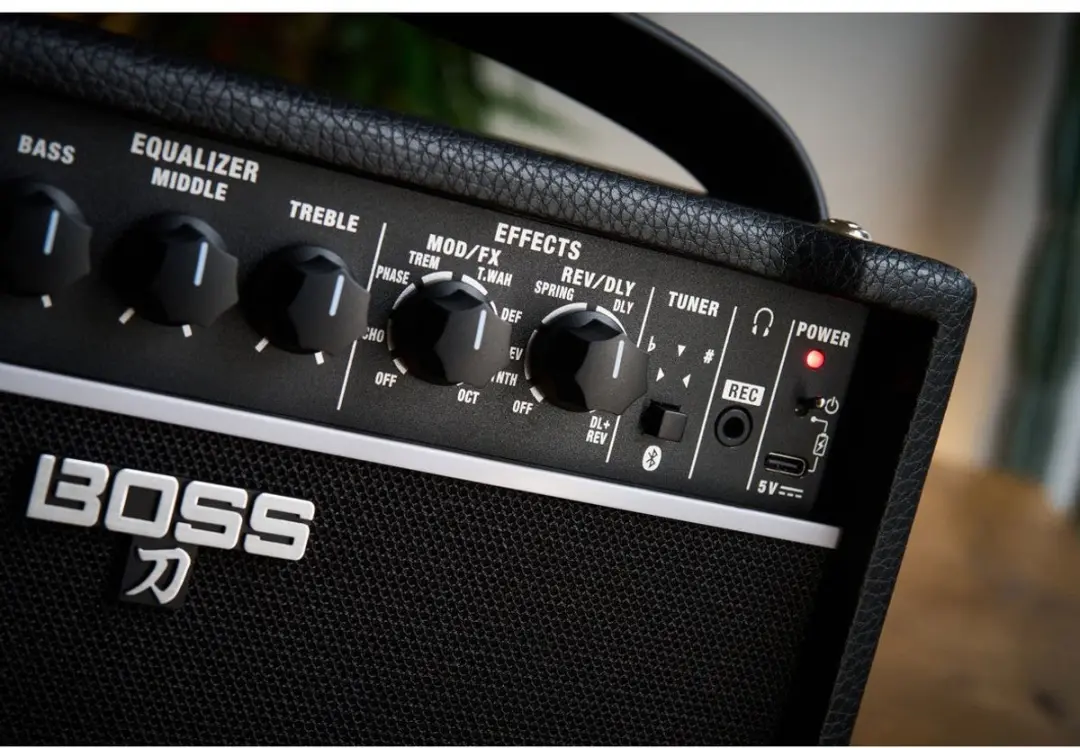 BOSS Katana Mini X Gitaarversterker - 10W - Zwart - afbeelding 6 van 6