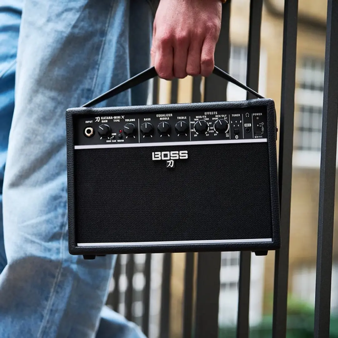 BOSS Katana Mini X Gitaarversterker - 10W - Zwart - afbeelding 4 van 6