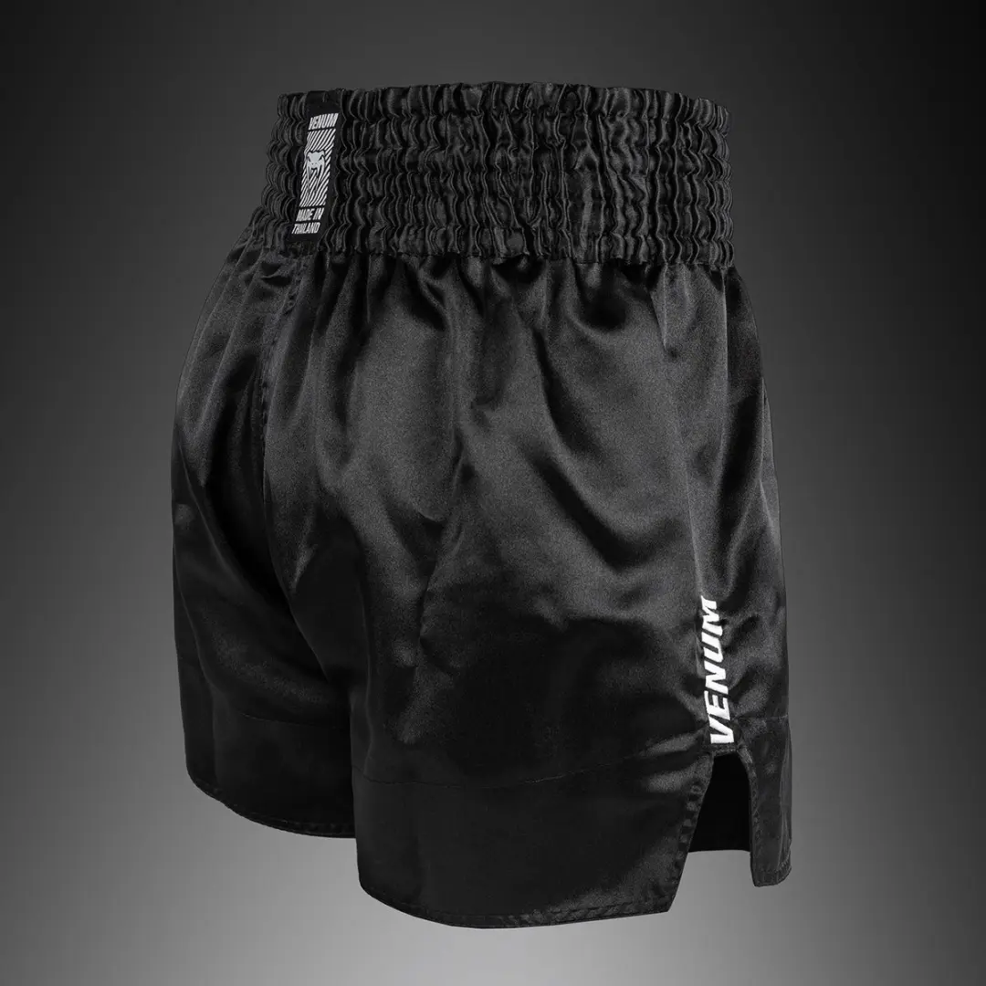 Venum Classic Evo Muay Thai Shorts L - Zwart/Wit