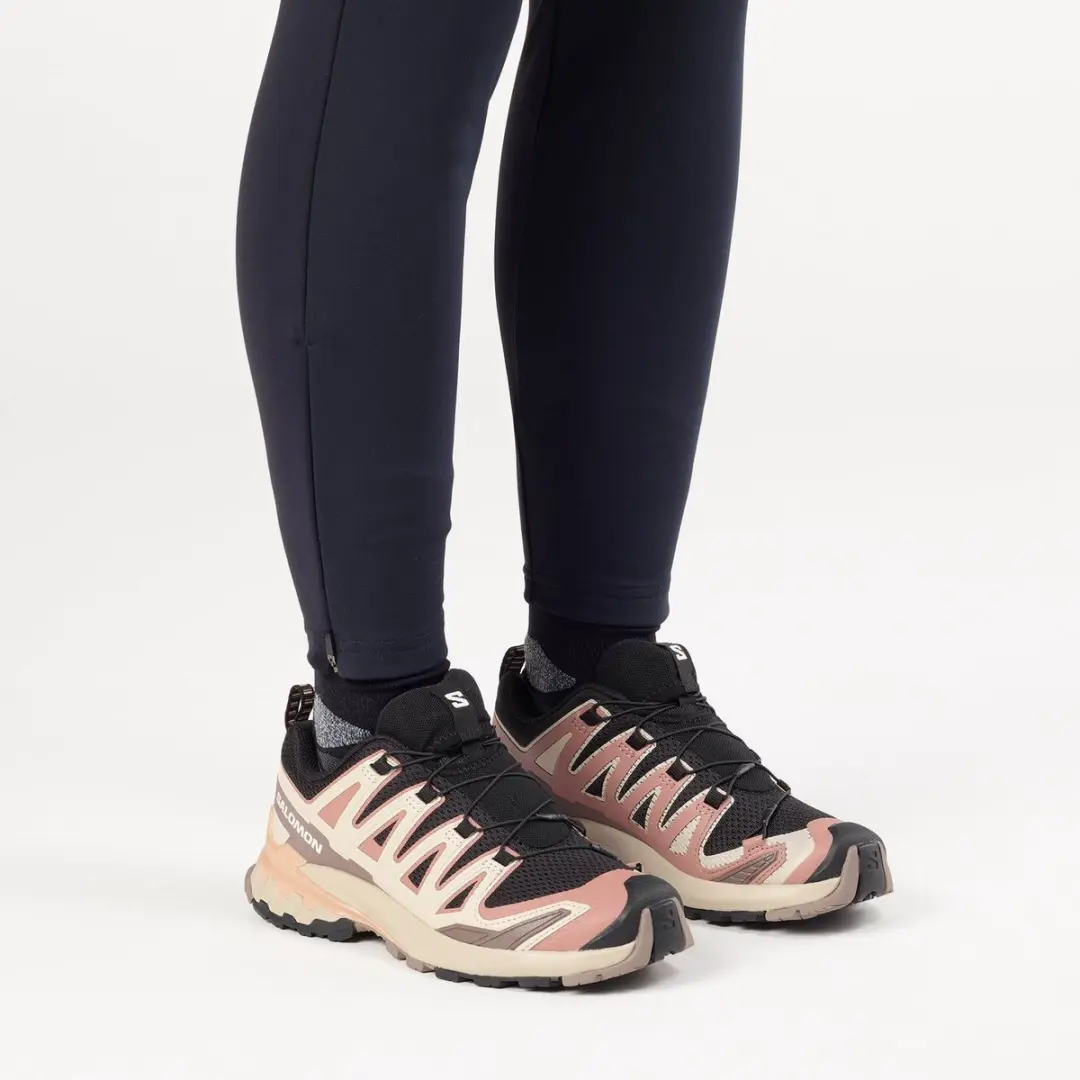 Salomon XA PRO 3D V9 Trailrunningschoenen Dames - 40 2/3 - Roze/Zwart/Beige