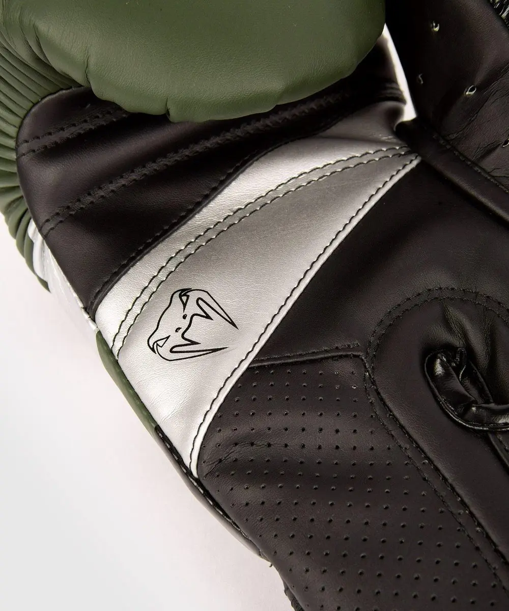 Venum Elite Evo Bokshandschoenen 10 oz - Khaki/Zilver