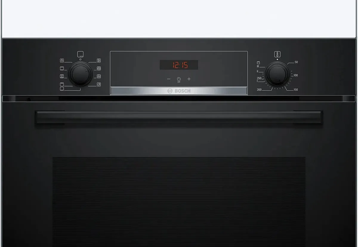 Bosch Serie 4 HBA534EB3 Inbouwoven 71L - 3400W - Zwart