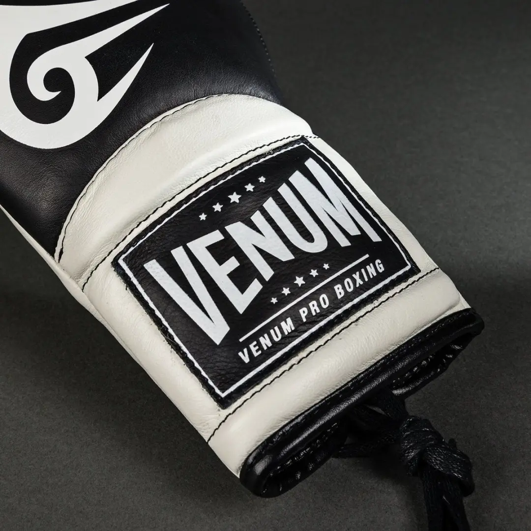 Venum Giant 2.0 Mike Tyson Bokshandschoenen 16 OZ - Zwart/Wit