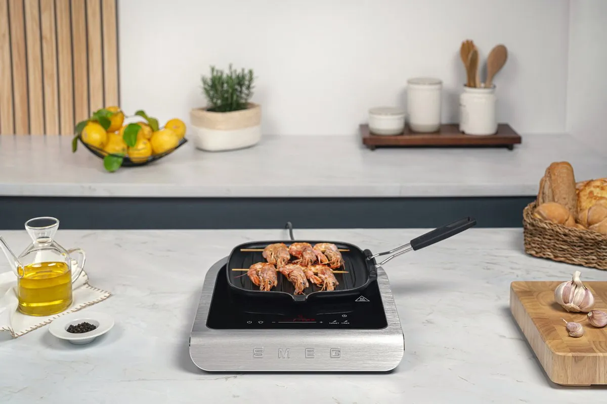 SMEG PIC01WHMEU - Vrijstaande Inductiekookplaat - Mat Wit - Collezione - 2100 Watt - Incl. externe temperatuursonde