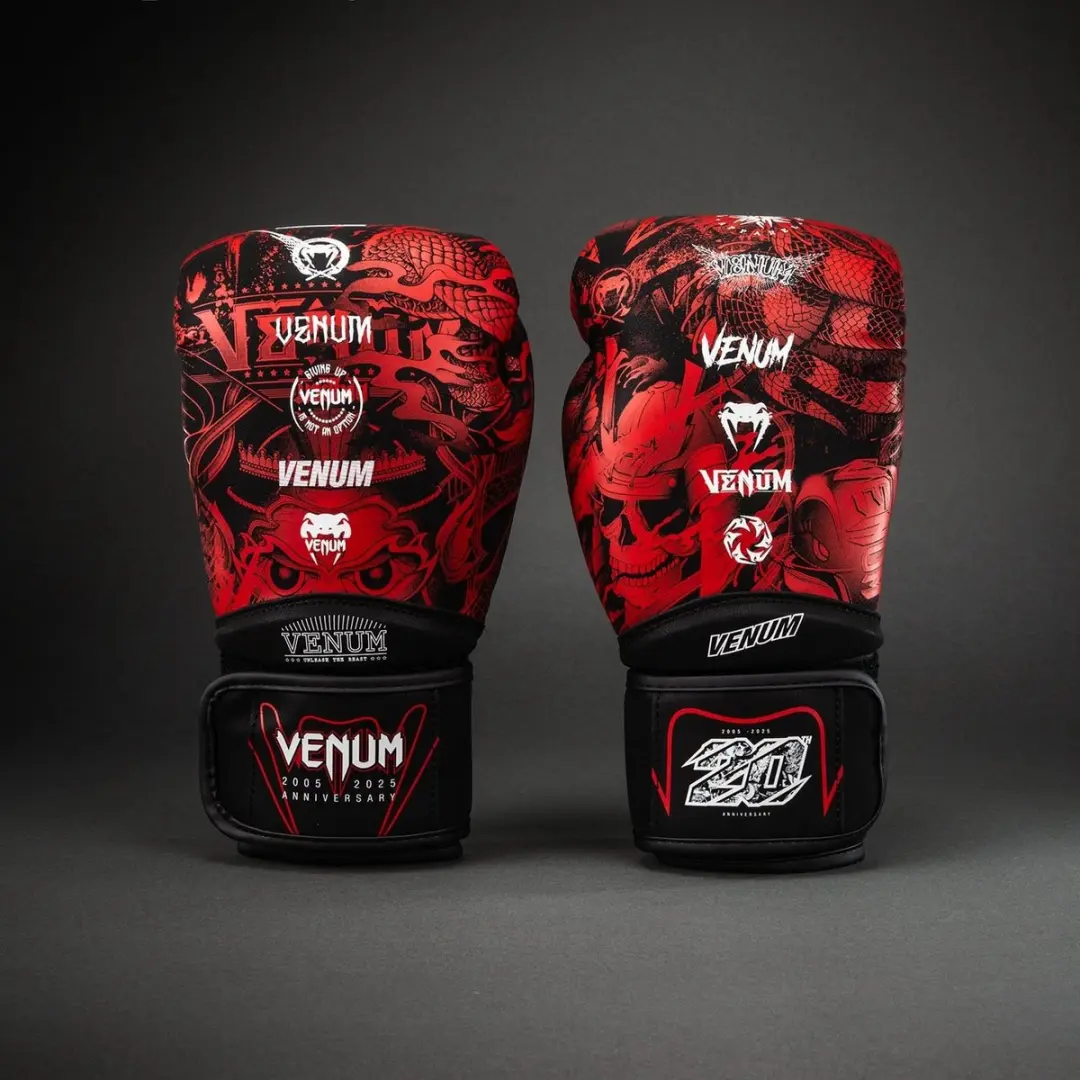 Venum 20th Anniversary Bokshandschoenen 10 oz - Zwart/Rood